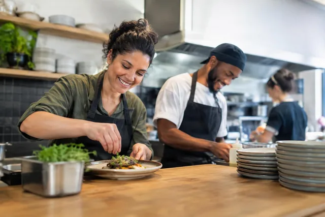 Restaurant Team Plating Dish